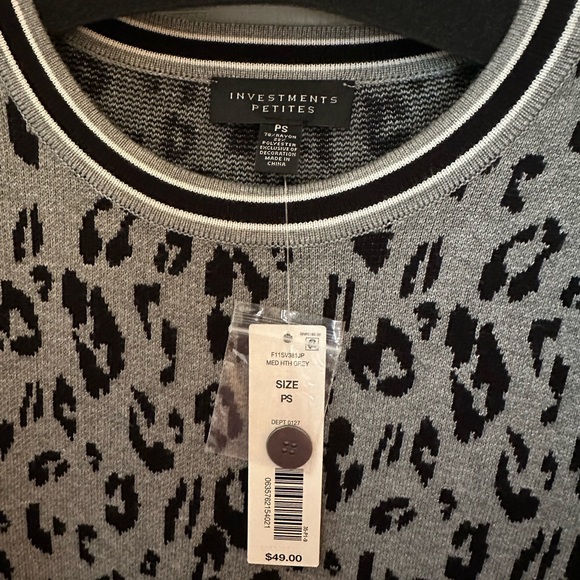 Investments Petite Animal Print Sweater Size PS DILLARDS NWT - Picture 3 of 3